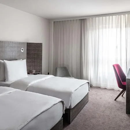 Pentahotel Hotel 4*
