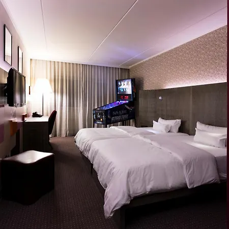 Pentahotel فندق