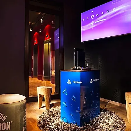 Pentahotel Hotel 4*