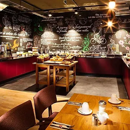 Pentahotel Hotel 4*