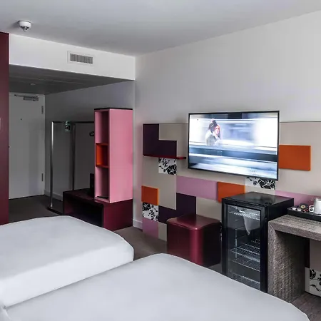 Pentahotel Hotel 4*