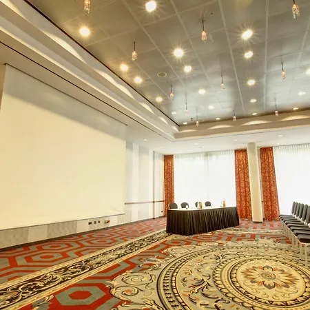 Pentahotel 4*